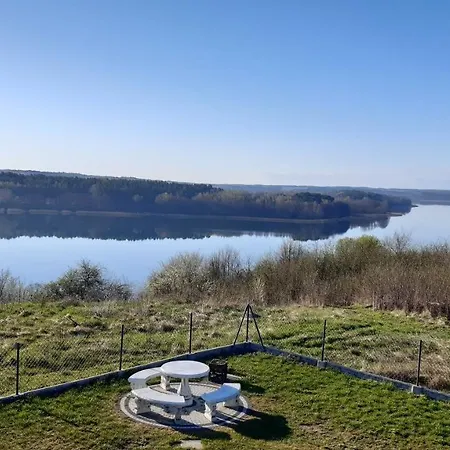بيت للعطل Dom Nad Jeziorem